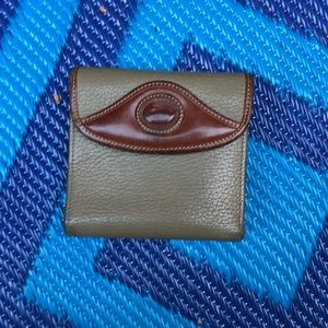 Dooney and Bourke Walet